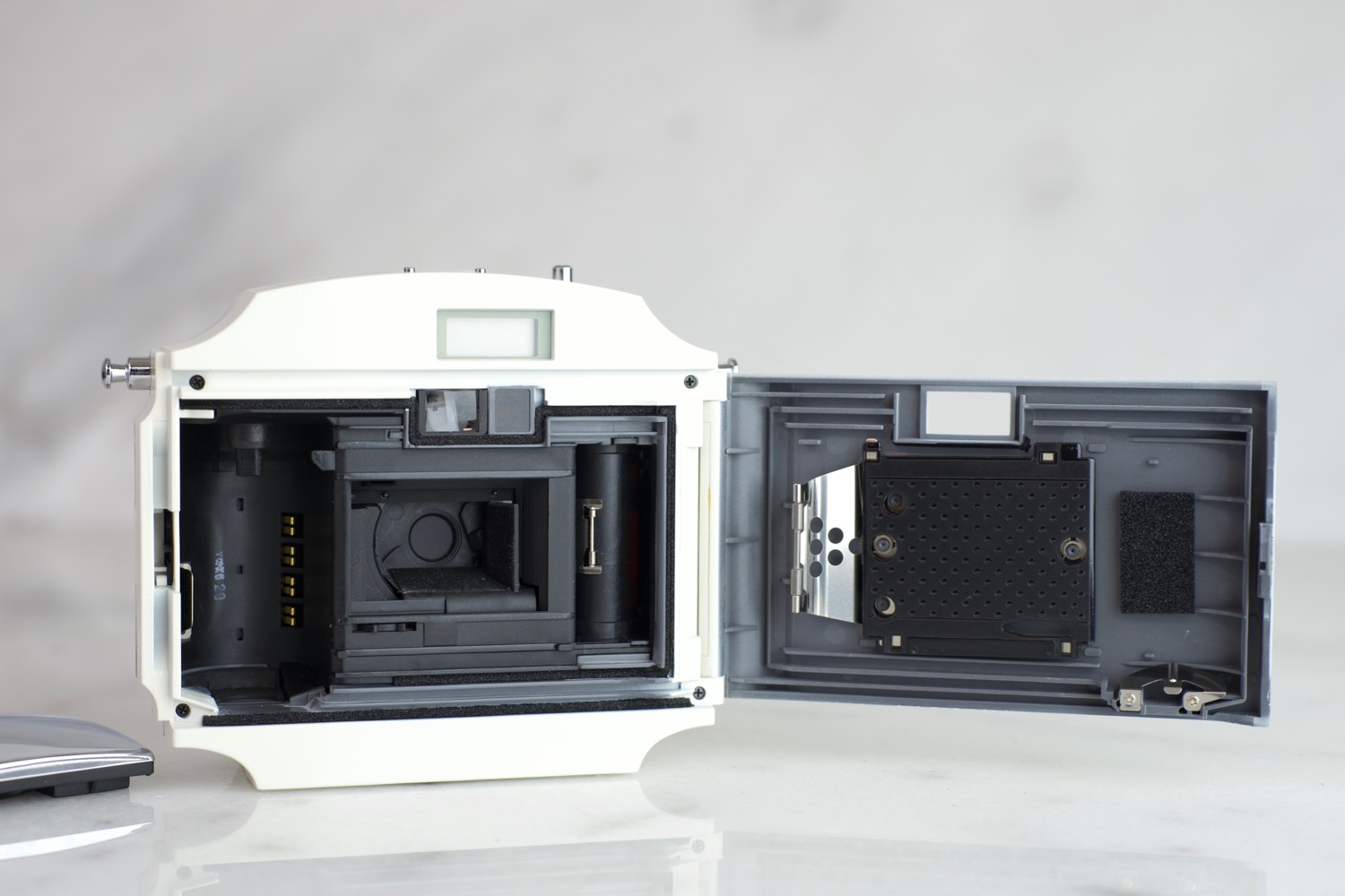Olympus Ecru 35mm Point and Shoot Film Camera with Lens Cap — F